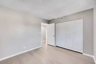 719 Gardens Dr, Pompano Beach, FL 33069 - Photo 19