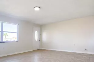 561 SW 14th St, Belle Glade, FL 33430 - Photo 7