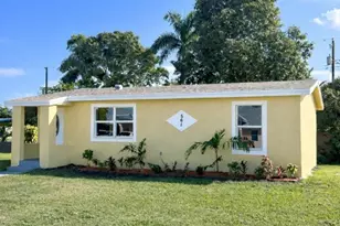 561 SW 14th St, Belle Glade, FL 33430 - Photo 3