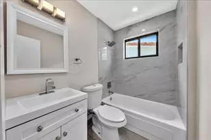 1004 Johnson St, Hollywood, FL 33019 - Photo 25