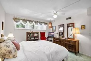 9511 N Hollybrook Lake Dr, Pembroke Pines, FL 33025 - Photo 23