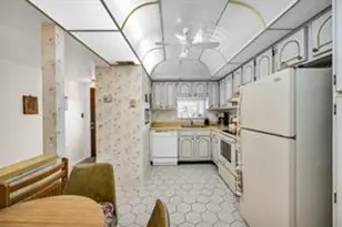 9511 N Hollybrook Lake Dr, Pembroke Pines, FL 33025 - Photo 13