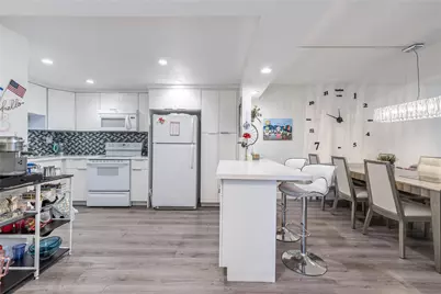 8901 S Hollybrook Boulevard #201, Pembroke Pines, FL 33025 - Photo 9
