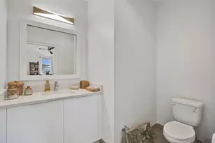 233 NE 11th St, Fort Lauderdale, FL 33304 - Photo 13