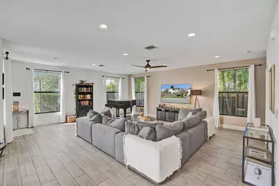 233 NE 11th Street #233, Fort Lauderdale, FL 33304 - Photo 9