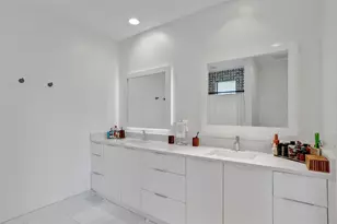 233 NE 11th St, Fort Lauderdale, FL 33304 - Photo 35