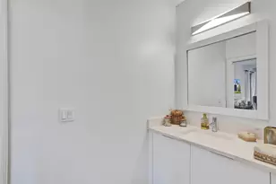 233 NE 11th St, Fort Lauderdale, FL 33304 - Photo 13