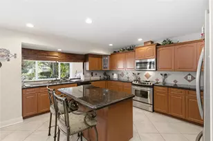 11060 Lakeview Dr, Coral Springs, FL 33071 - Photo 15