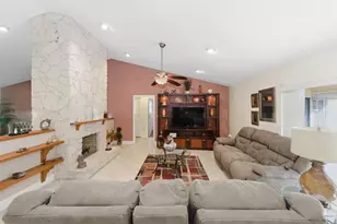 11060 Lakeview Dr, Coral Springs, FL 33071 - Photo 11