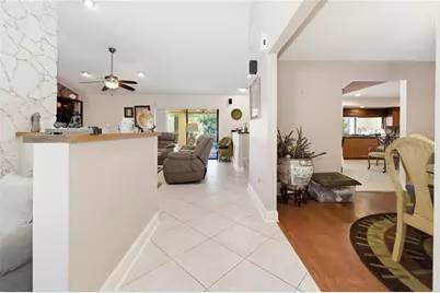 11060 Lakeview Drive, Coral Springs, FL 33071 - Photo 7