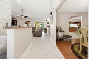 11060 Lakeview Dr, Coral Springs, FL 33071 - Photo 7