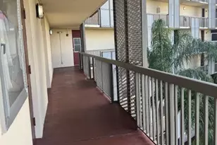 3301 N Country Club Dr, Miami, FL 33180 - Photo 9