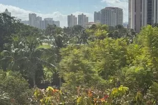 3301 N Country Club Dr, Miami, FL 33180 - Photo 21