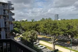 3301 N Country Club Dr, Aventura, FL 33180 - Photo 9