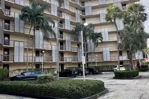 3301 N Country Club Dr, Aventura, FL 33180 - Photo 3