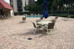 3301 N Country Club Dr, Miami, FL 33180 - Photo 27