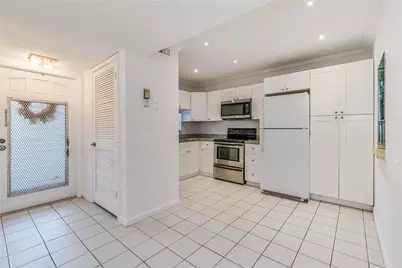 8940 S Hollybrook Boulevard #307, Pembroke Pines, FL 33025 - Photo 1
