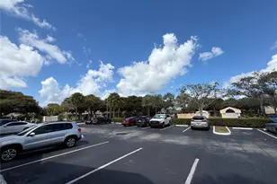 7610 Westwood Dr, Tamarac, FL 33321 - Photo 5