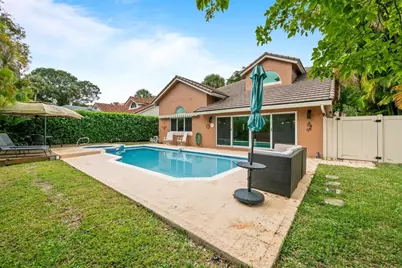 608 Misty Oaks Lane, Pompano Beach, FL 33069 - Photo 5