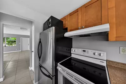 1900 NE 8th Court #308, Fort Lauderdale, FL 33304 - Photo 11