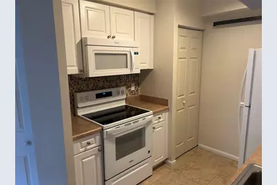 17150 N Bay Road #2519, North Miami Beach, FL 33160 - Photo 3