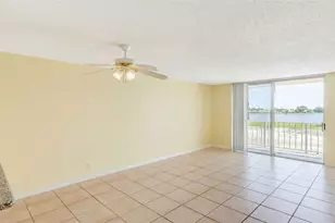470 Executive Center Dr, West Palm Beach, FL 33401 - Photo 3