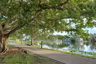 120 Royal Pk Dr, Oakland Park, FL 33309 - Photo 23