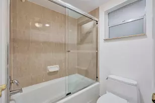 9481 Evergreen Pl, Davie, FL 33324 - Photo 9