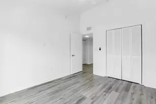 3827 NE 166th St, North Miami Beach, FL 33160 - Photo 23