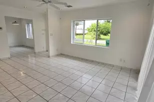 31 SW 10th St, Dania Beach, FL 33004 - Photo 3