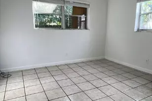 140 NW 40th St, Oakland Park, FL 33309 - Photo 5