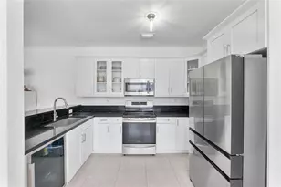 8211 NW 74th Ave, Tamarac, FL 33321 - Photo 9