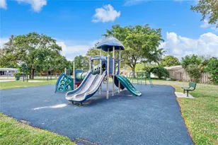 8211 NW 74th Ave, Tamarac, FL 33321 - Photo 39