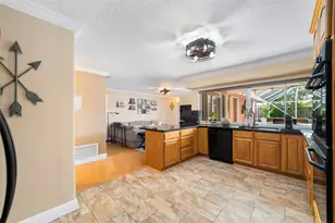 10510 NW 24th St, Sunrise, FL 33322 - Photo 11