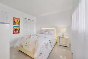 2202 S Cypress Bend Dr, Pompano Beach, FL 33069 - Photo 17