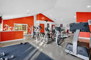 18840 NW 57th Ave, Hialeah, FL 33015 - Photo 41