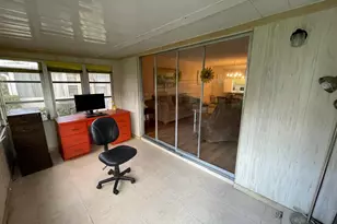 127 Amherst Ln, Lake Worth, FL 33467 - Photo 11