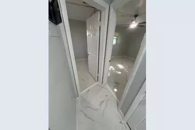 268 NE 41st Street, Oakland Park, FL 33334 - Photo 7