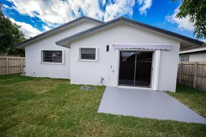 110 NW 6th Avenue, Dania Beach, FL 33004 - Photo 15