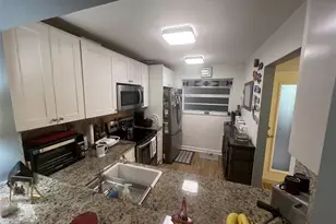 9520 Seagrape Dr, Davie, FL 33324 - Photo 3