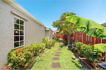 4984 SW 95th Avenue, Fort Lauderdale, FL 33328 - Photo 13