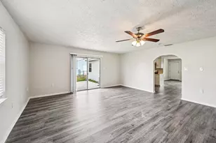 913 SE 8th St, Stuart, FL 34994 - Photo 5