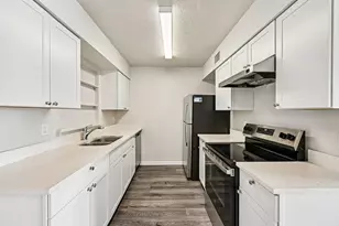 913 SE 8th St, Stuart, FL 34994 - Photo 7