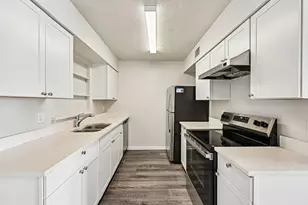 913 SE 8th St, Stuart, FL 34994 - Photo 13