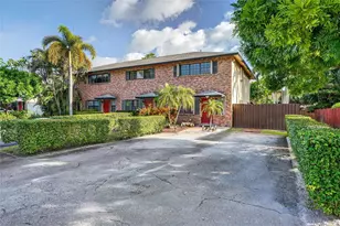 2124 NE 9th Ave, Wilton Manors, FL 33305 - Photo 1