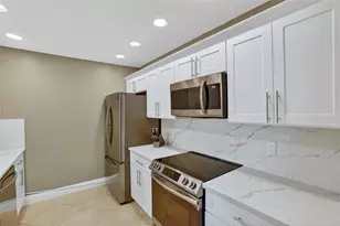 2124 NE 9th Ave, Wilton Manors, FL 33305 - Photo 9