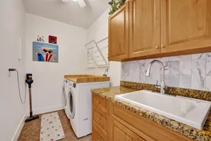 1733 NE 38th St, Oakland Park, FL 33334 - Photo 19