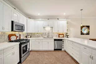 1733 NE 38th St, Oakland Park, FL 33334 - Photo 15