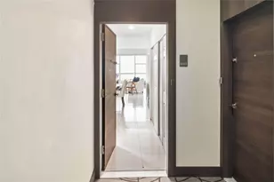 20505 E Country Club Dr, Aventura, FL 33180 - Photo 5