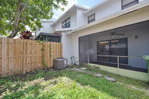 621 NW 105th Way, Pembroke Pines, FL 33026 - Photo 21